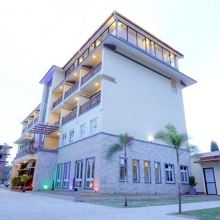 Om Gaura Hotel Pokhara Luaran gambar