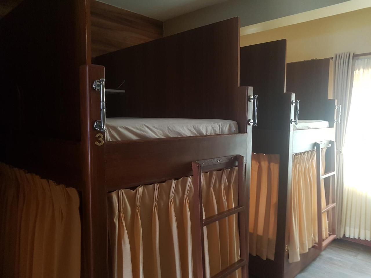 Om Gaura Hotel Pokhara Luaran gambar