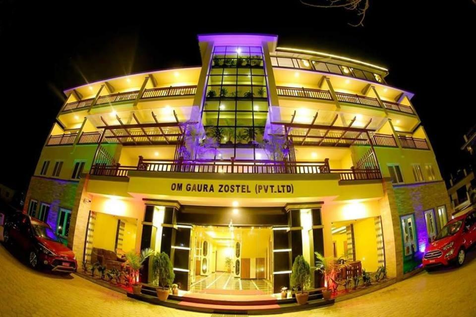 Om Gaura Hotel Pokhara Luaran gambar