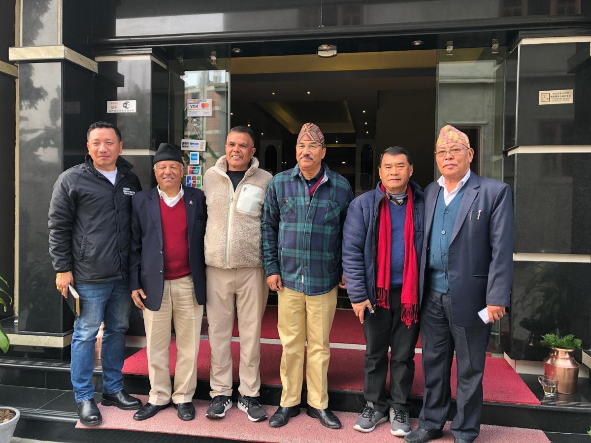 Om Gaura Hotel Pokhara Luaran gambar
